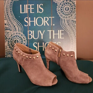 Bandolino by MARC FISHER Suede Leather Peep Toe Booties, Sz 10.5 M